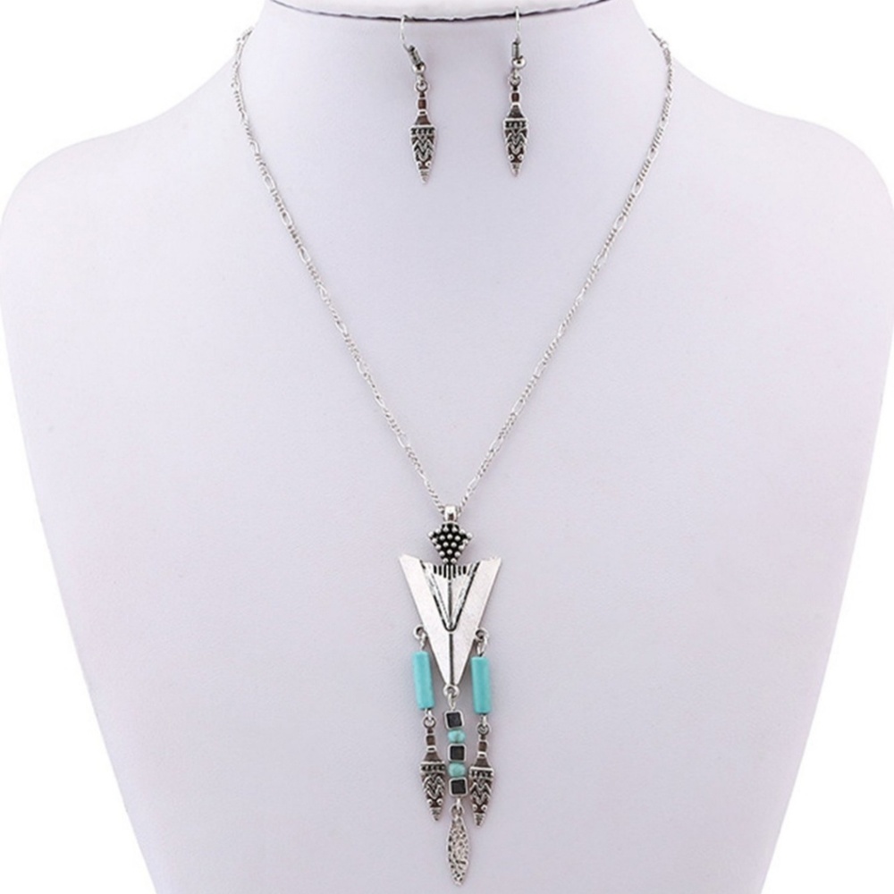 Arrow  Shaped Pendant Necklace And Earrings